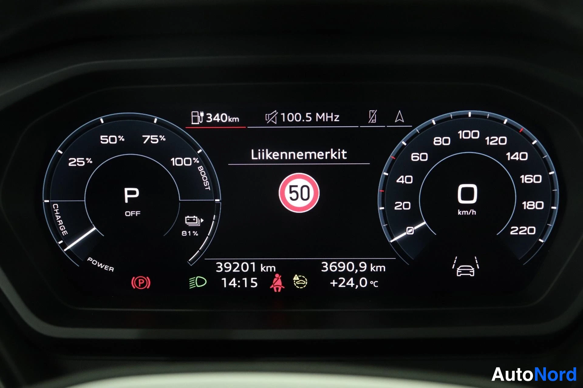 Musta Audi Q4 e-tron 2022, yksityiskohta, kuva 15