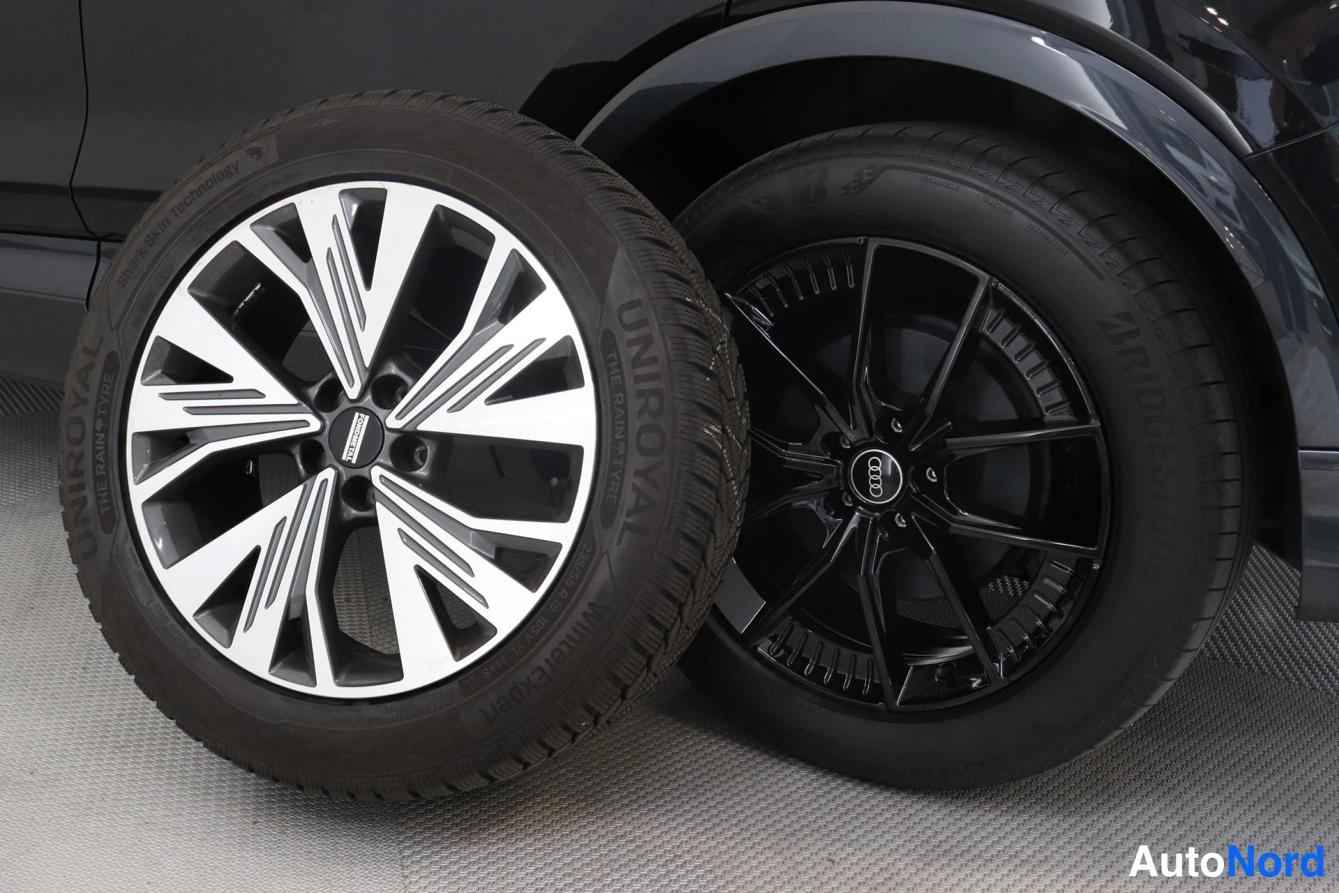 Musta Audi Q4 e-tron 2022, yksityiskohta, kuva 20