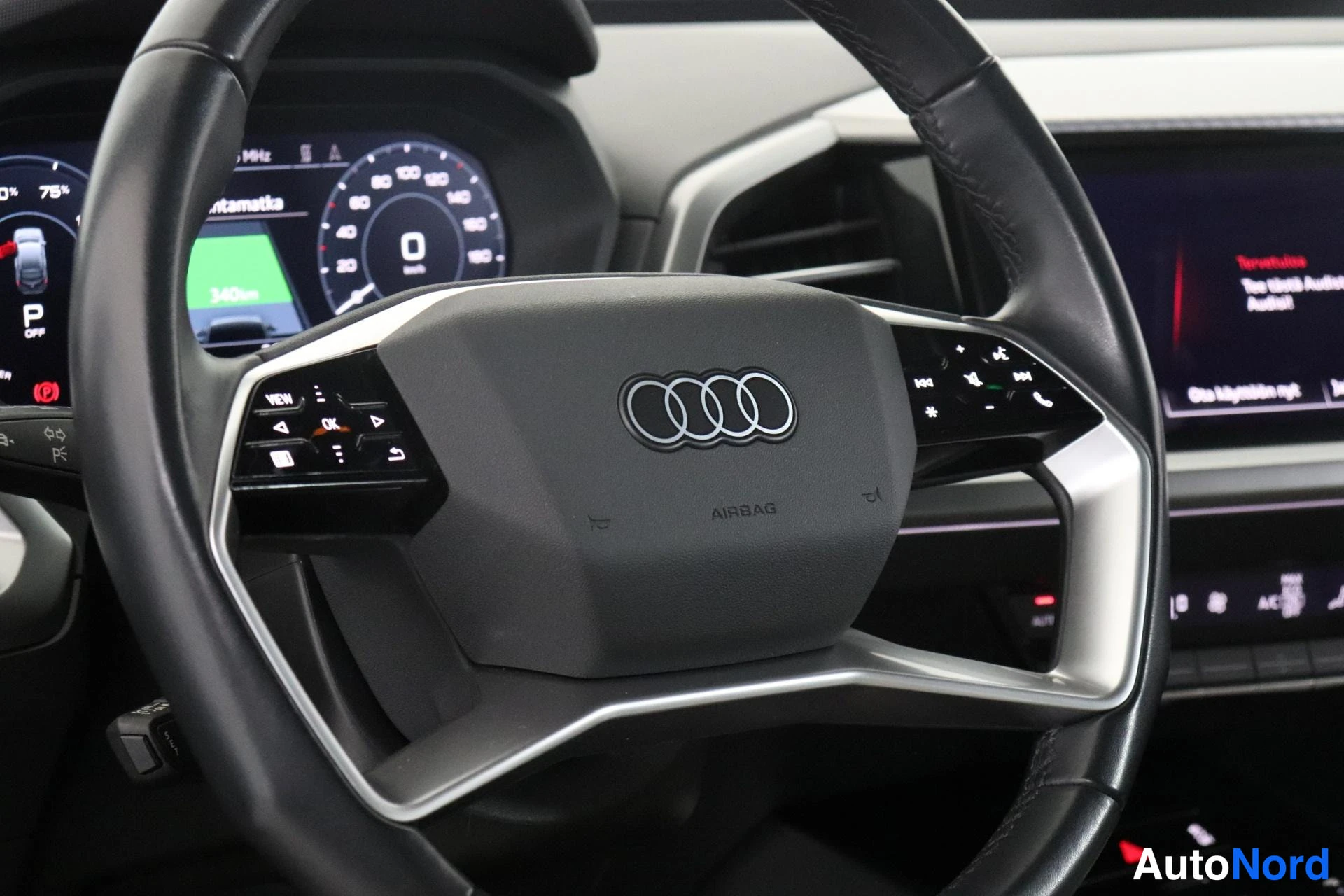 Musta Audi Q4 e-tron 2022, yksityiskohta, kuva 12