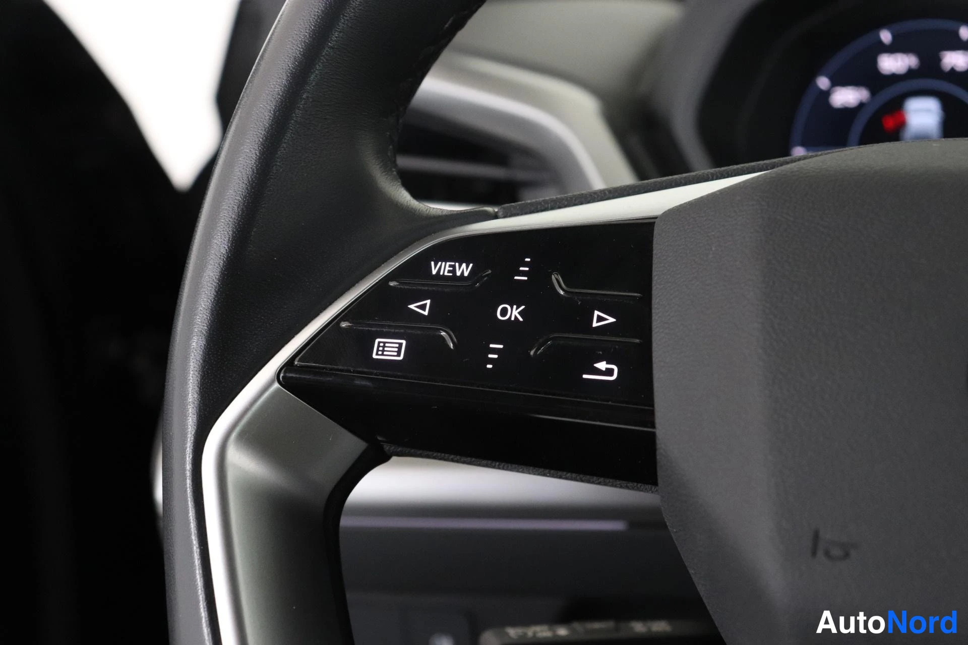 Musta Audi Q4 e-tron 2022, yksityiskohta, kuva 13