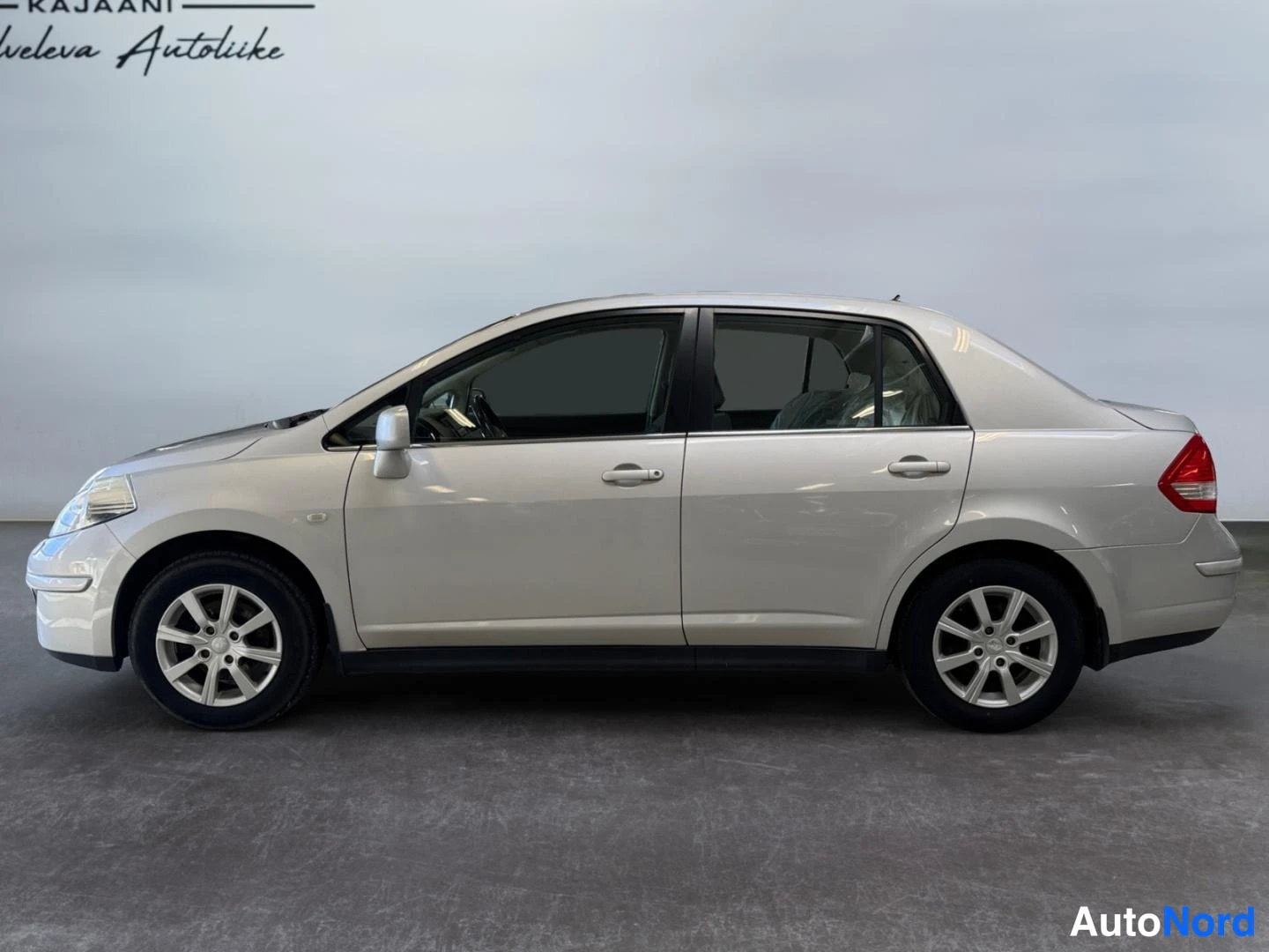 Hopea Nissan Tiida 2009, takaviisto, kuva 5