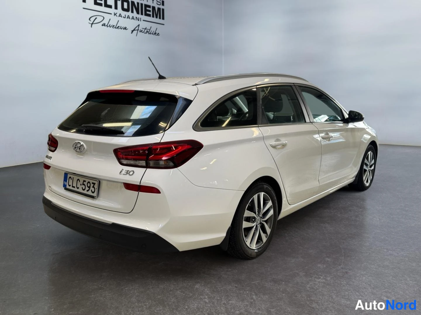 Valkoinen Hyundai i30 2018, takaviisto, kuva 6