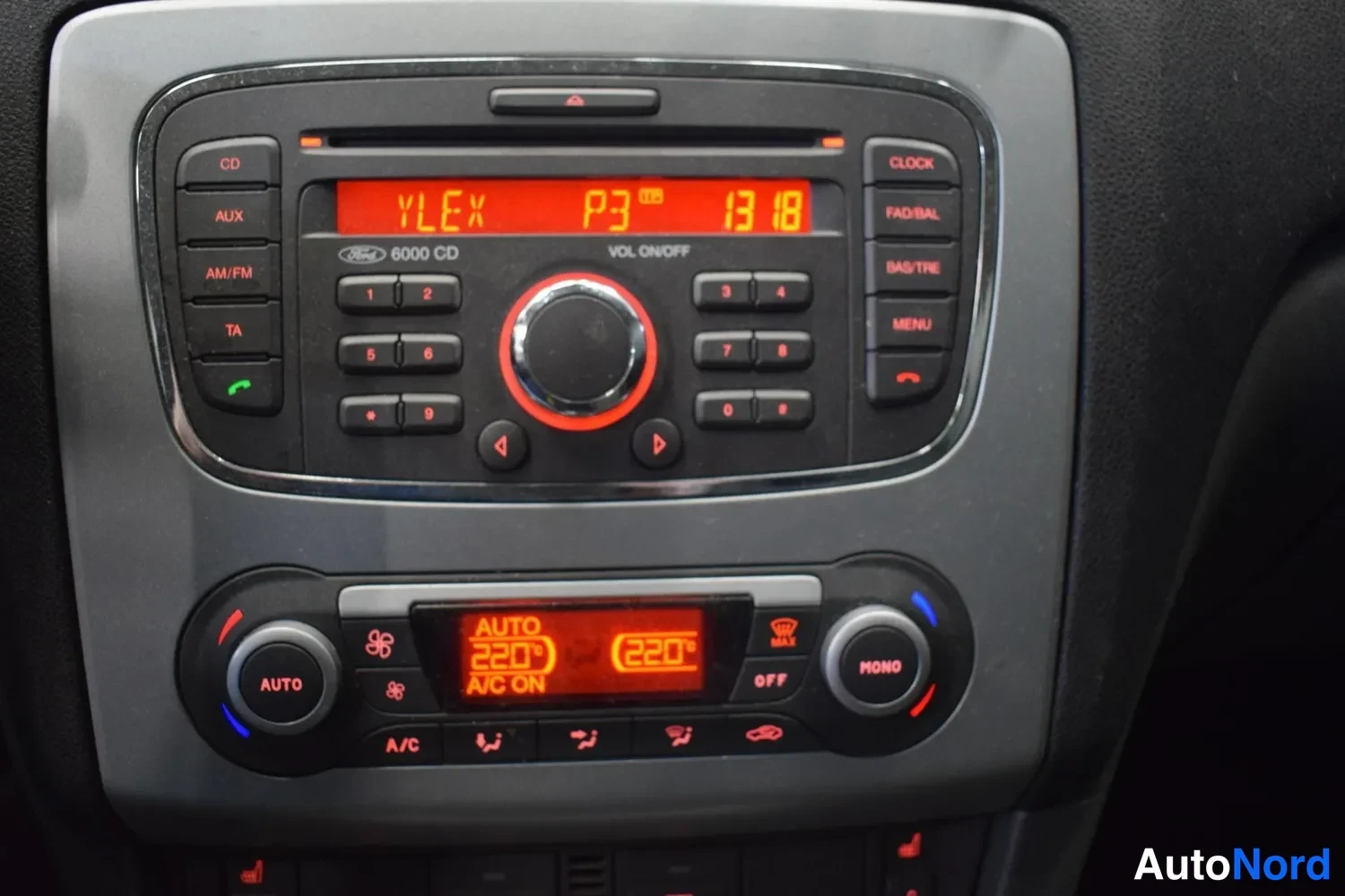 Sininen Ford Focus 2008, yksityiskohta, kuva 5