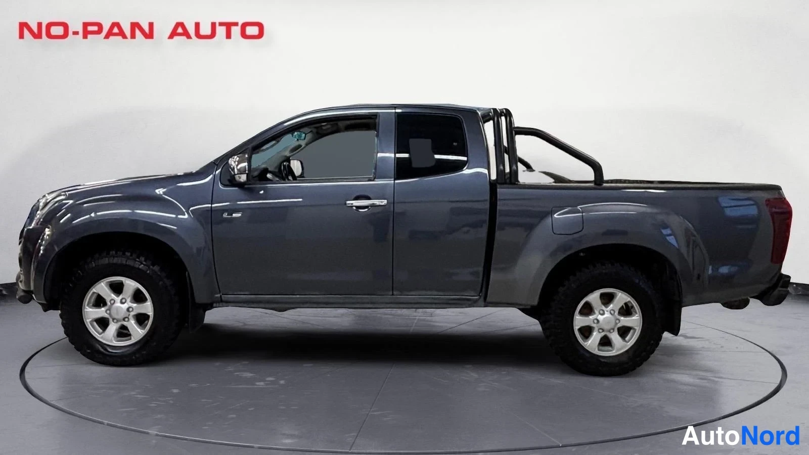 Harmaa Isuzu D-Max 2018, sivulta, kuva 5