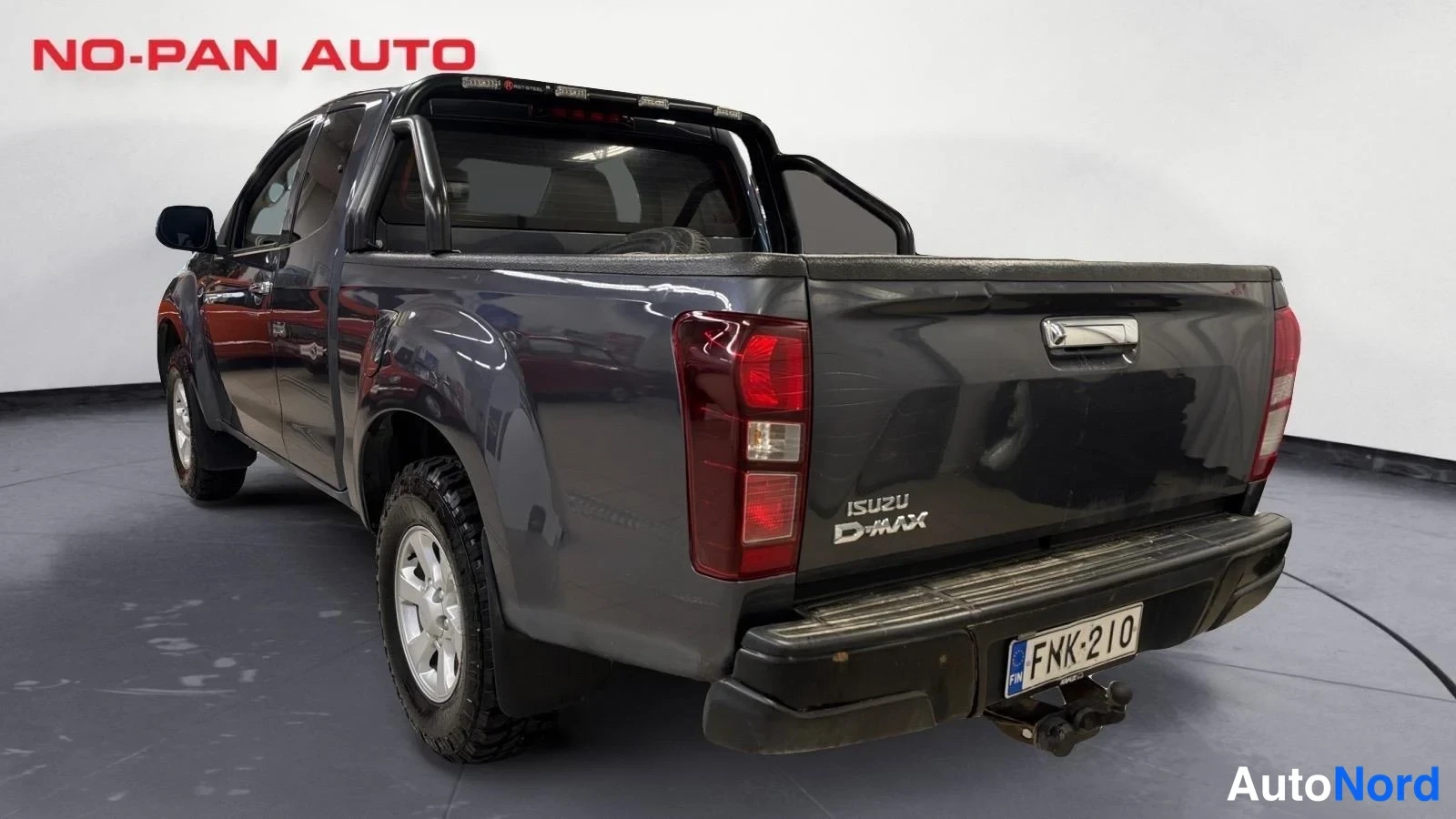 Harmaa Isuzu D-Max 2018, takaviisto, kuva 6