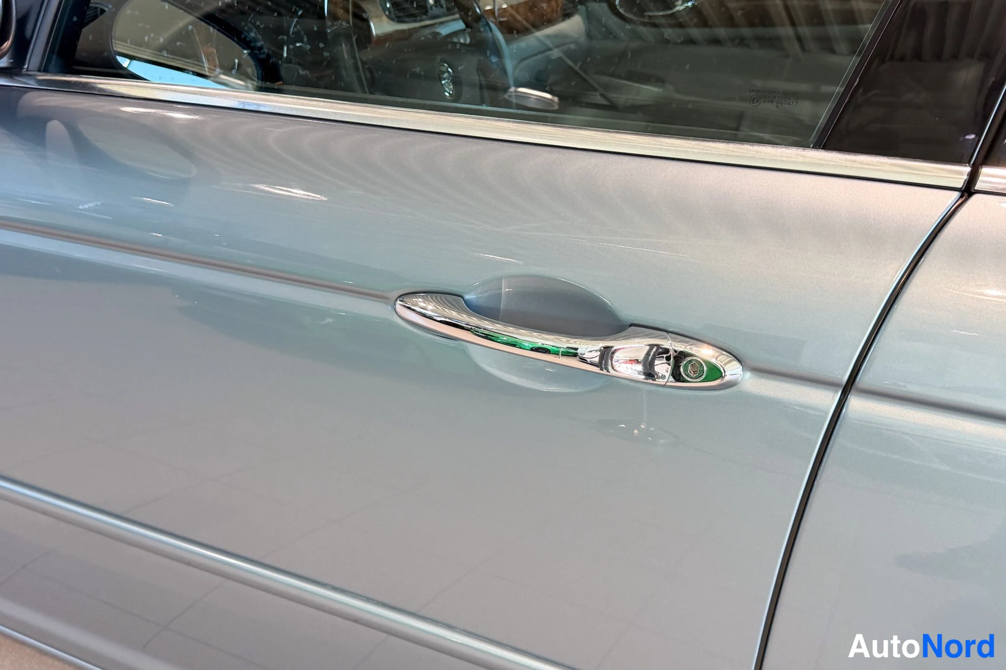 Harmaa Jaguar XJR 2004, yksityiskohta, kuva 27