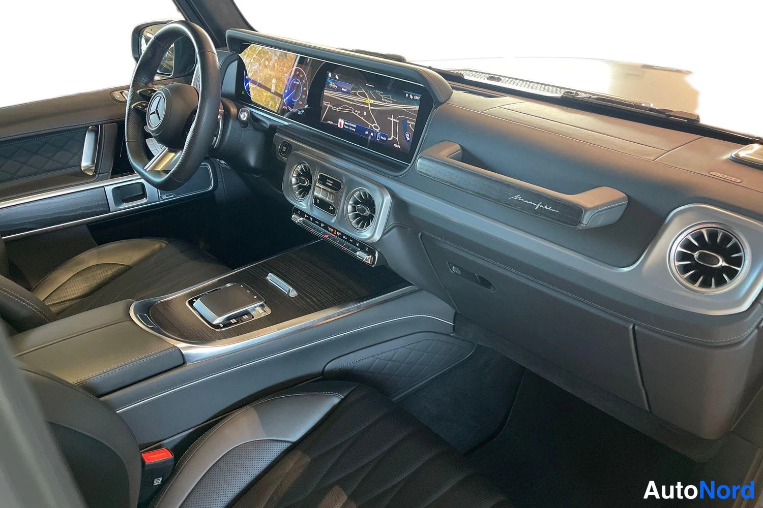 Hopea Mercedes-Benz G 2025, ohjaamo, kuva 8