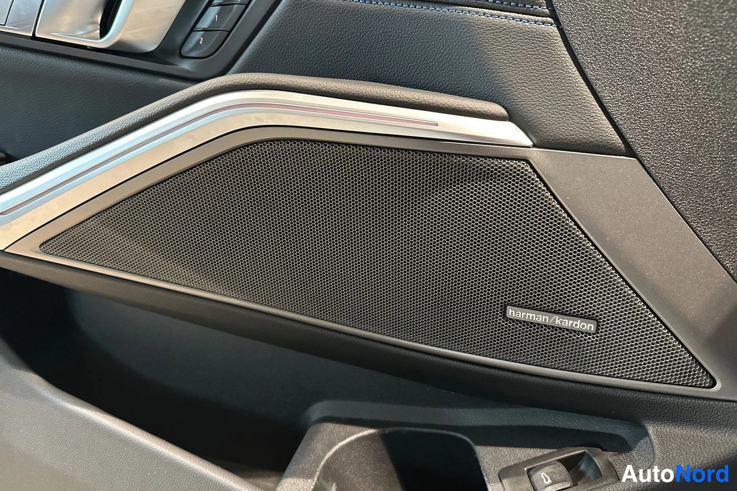 Hopea BMW M340i xDrive 2024, yksityiskohta, kuva 22