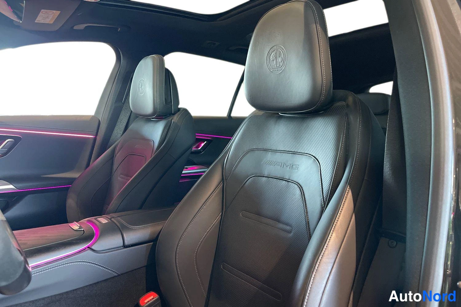 Harmaa Mercedes-Benz E 53 2024, etuistuimet, kuva 10