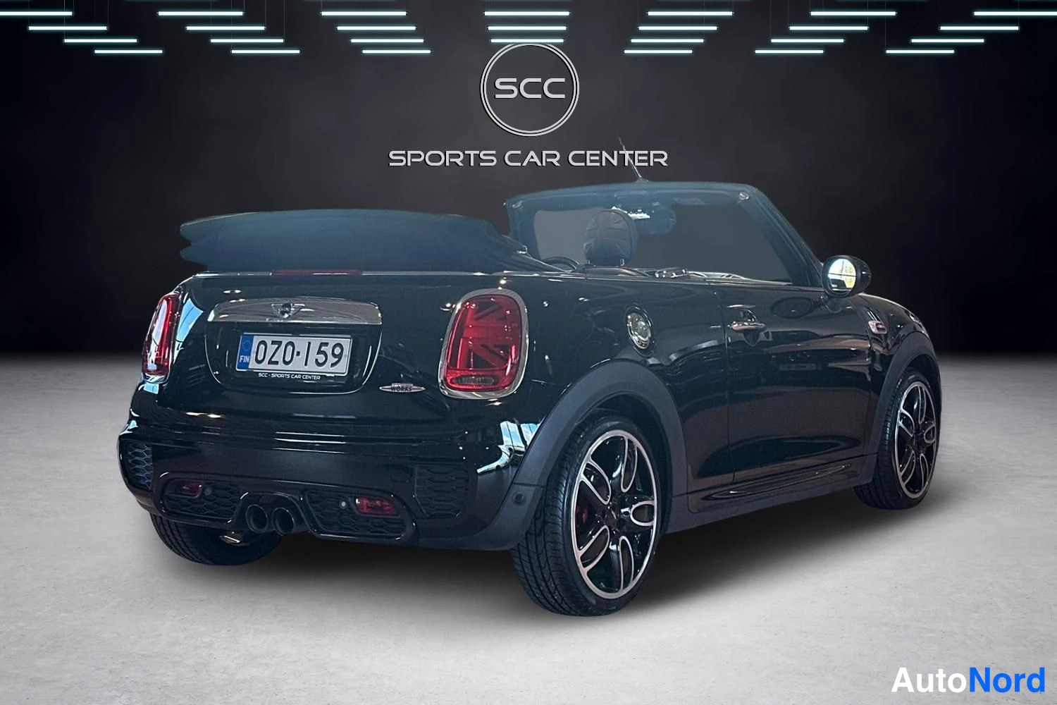 Musta Mini Cooper 2017, takaviisto, kuva 6