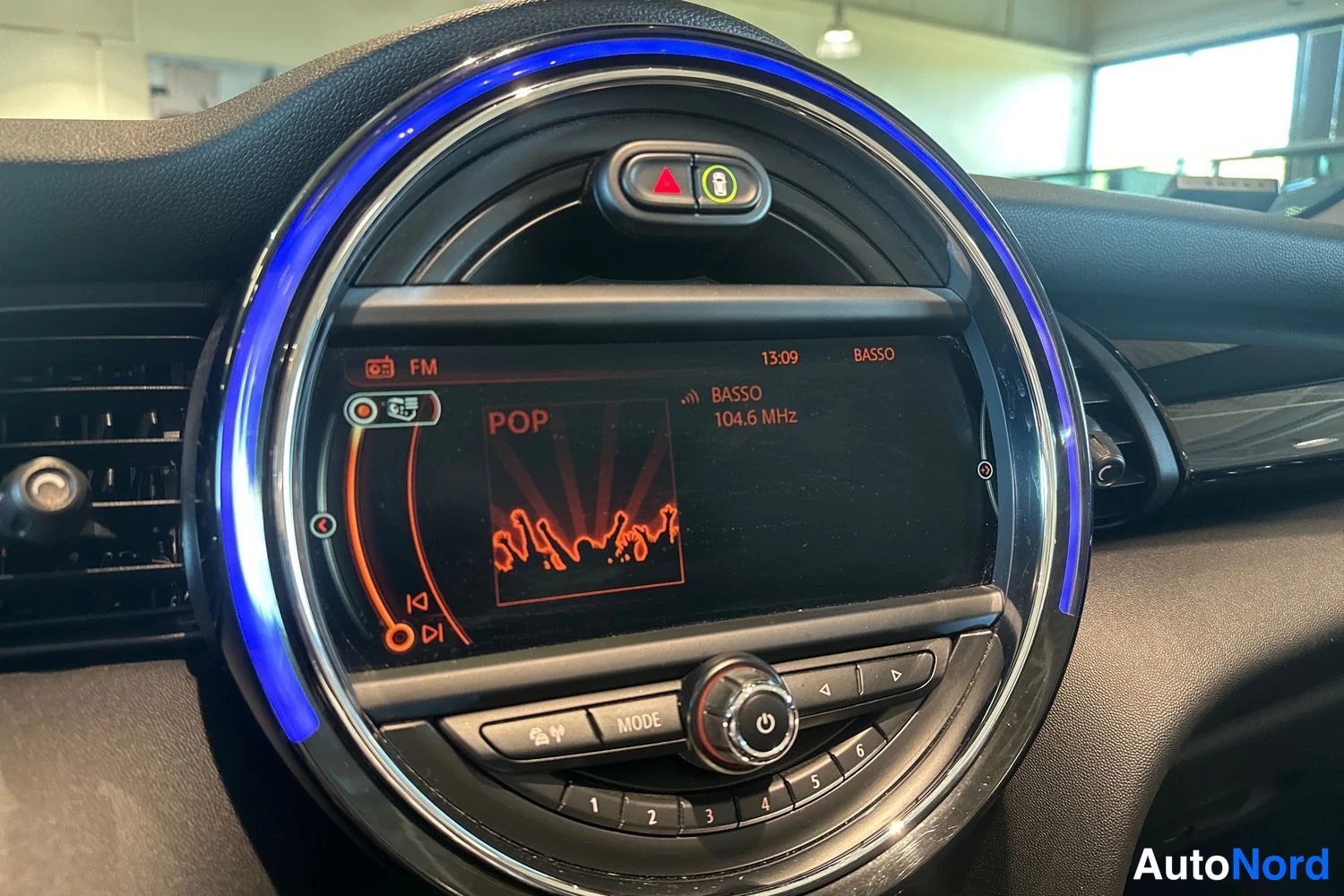 Musta Mini Cooper 2017, yksityiskohta, kuva 21