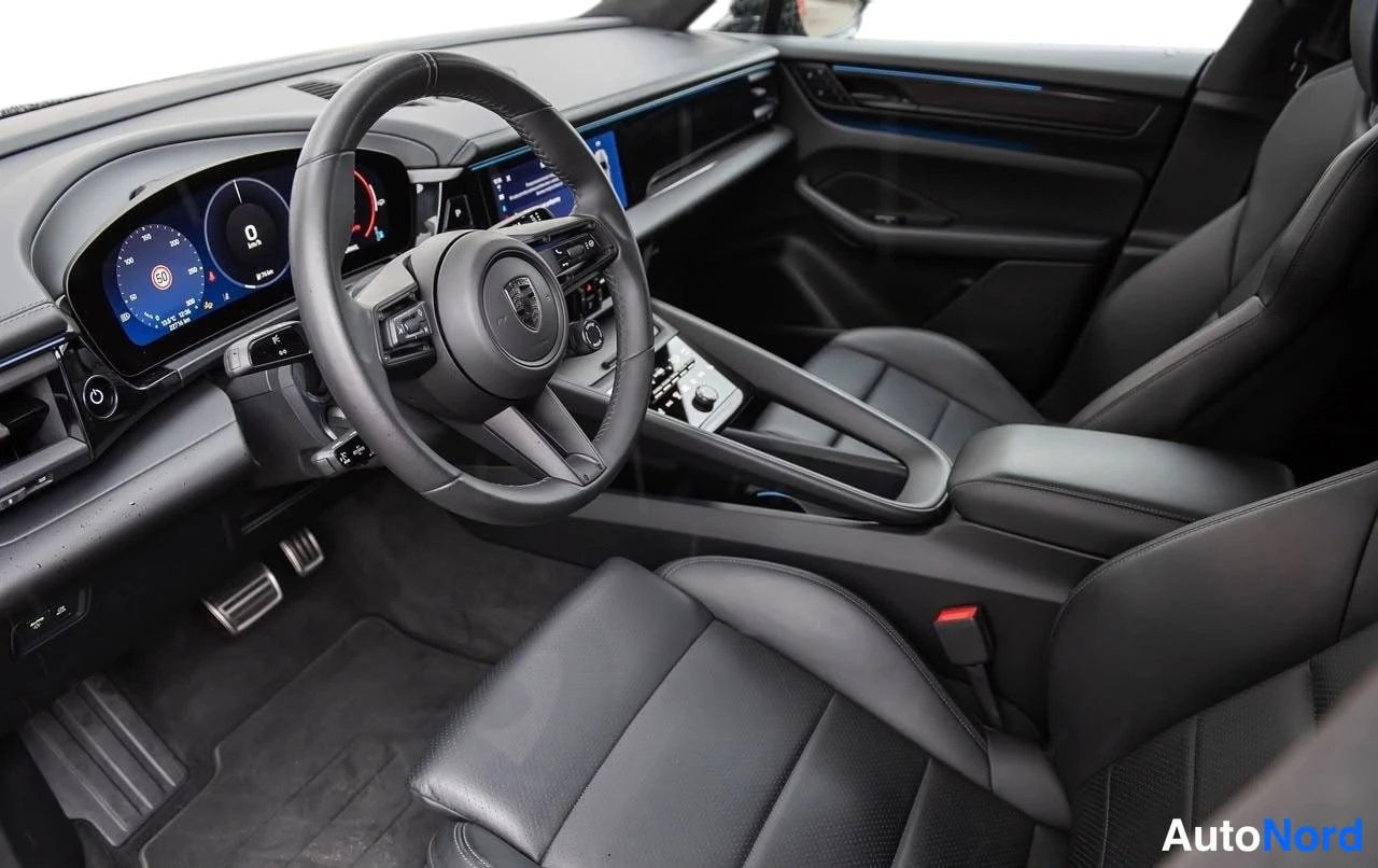 Musta Porsche Macan 2025, ohjaamo, kuva 6