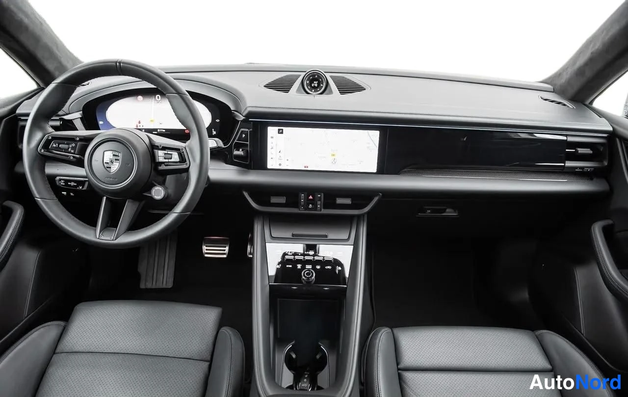 Musta Porsche Macan 2025, ohjaamo, kuva 7