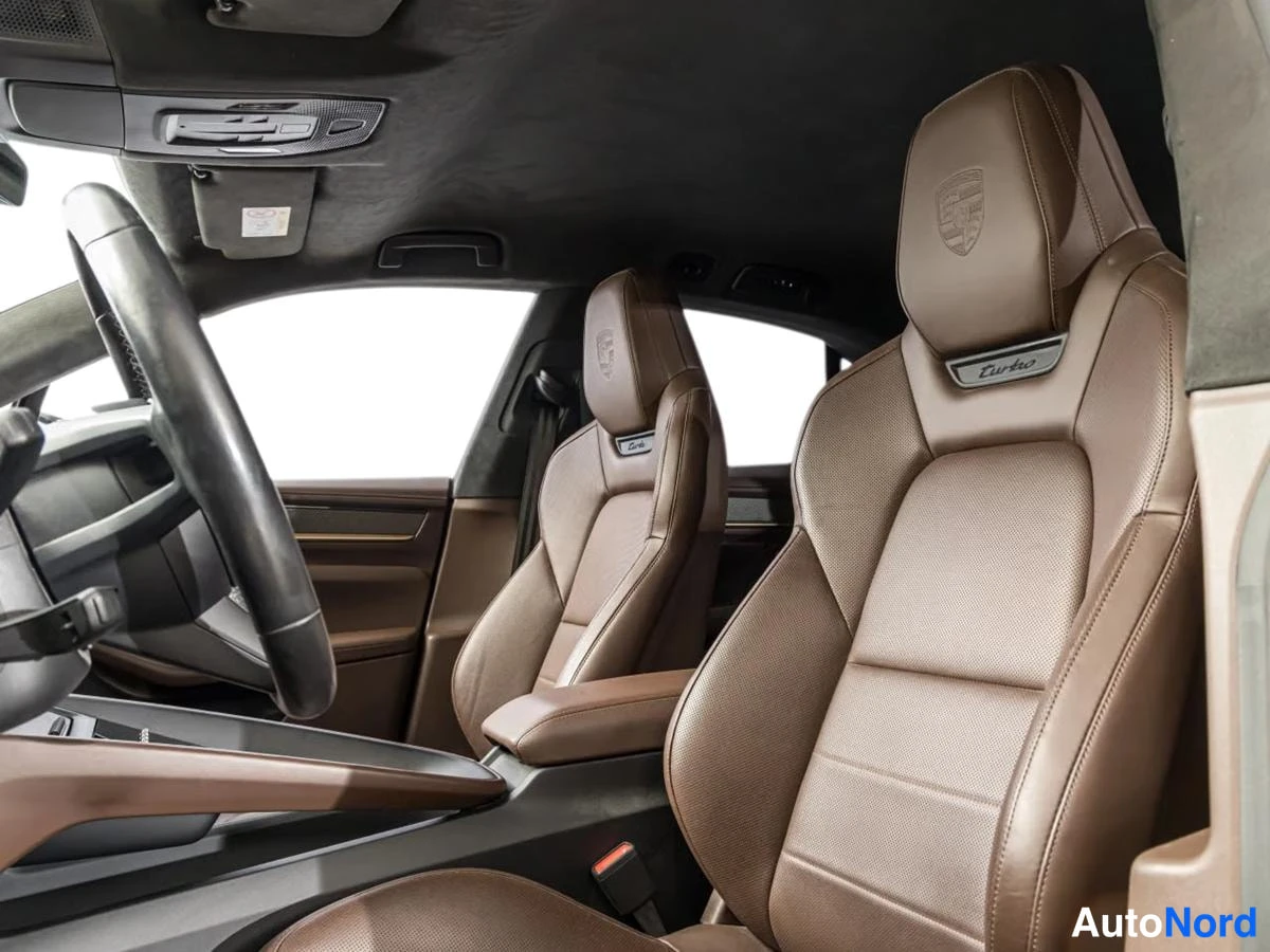 Vihreä Porsche Macan 2024, etuistuimet, kuva 8