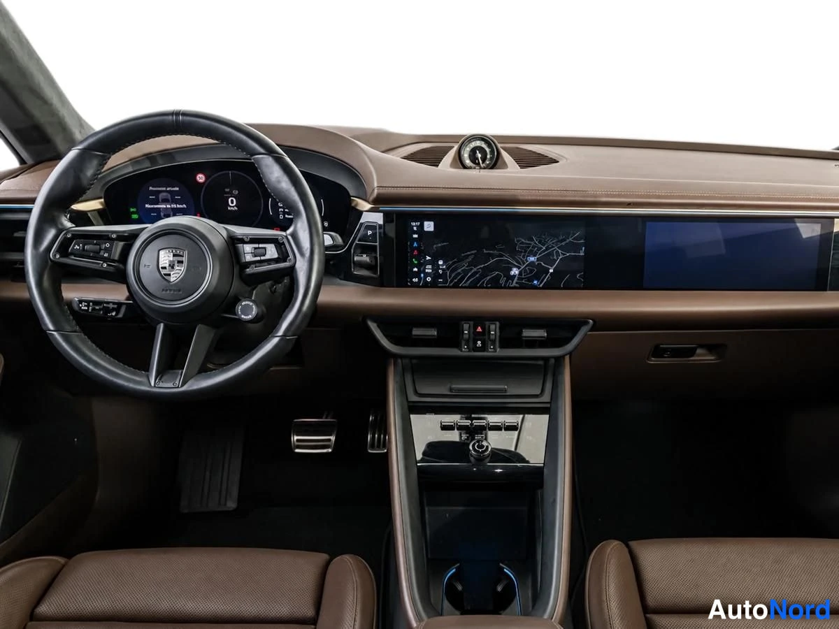 Vihreä Porsche Macan 2024, ohjaamo, kuva 6