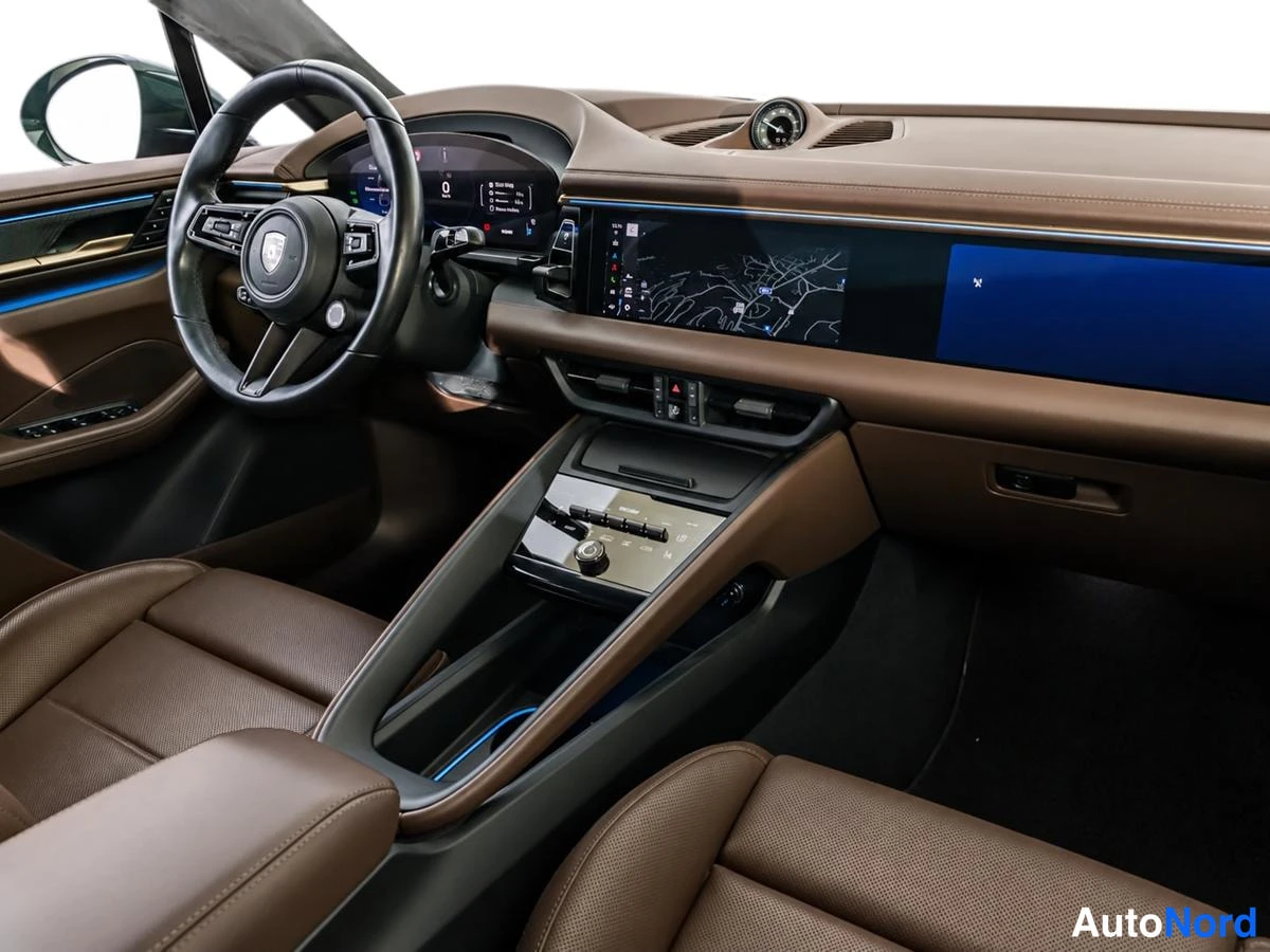 Vihreä Porsche Macan 2024, ohjaamo, kuva 7