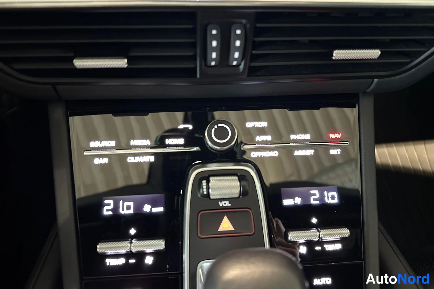 Musta Porsche Cayenne 2023, yksityiskohta, kuva 23