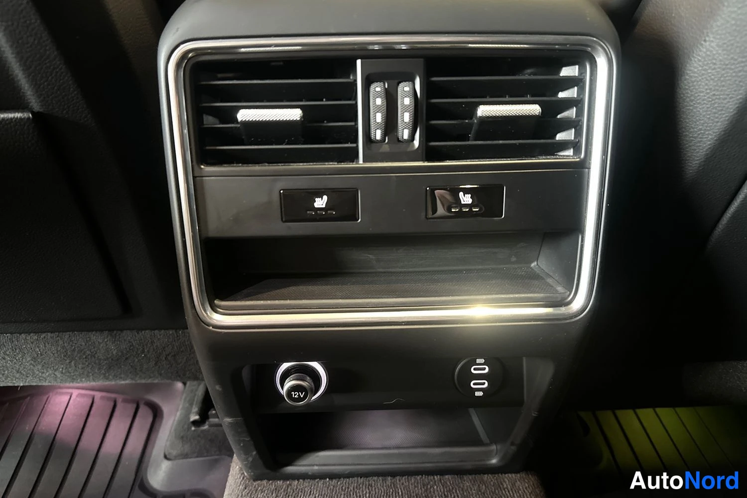 Musta Porsche Cayenne 2023, yksityiskohta, kuva 22