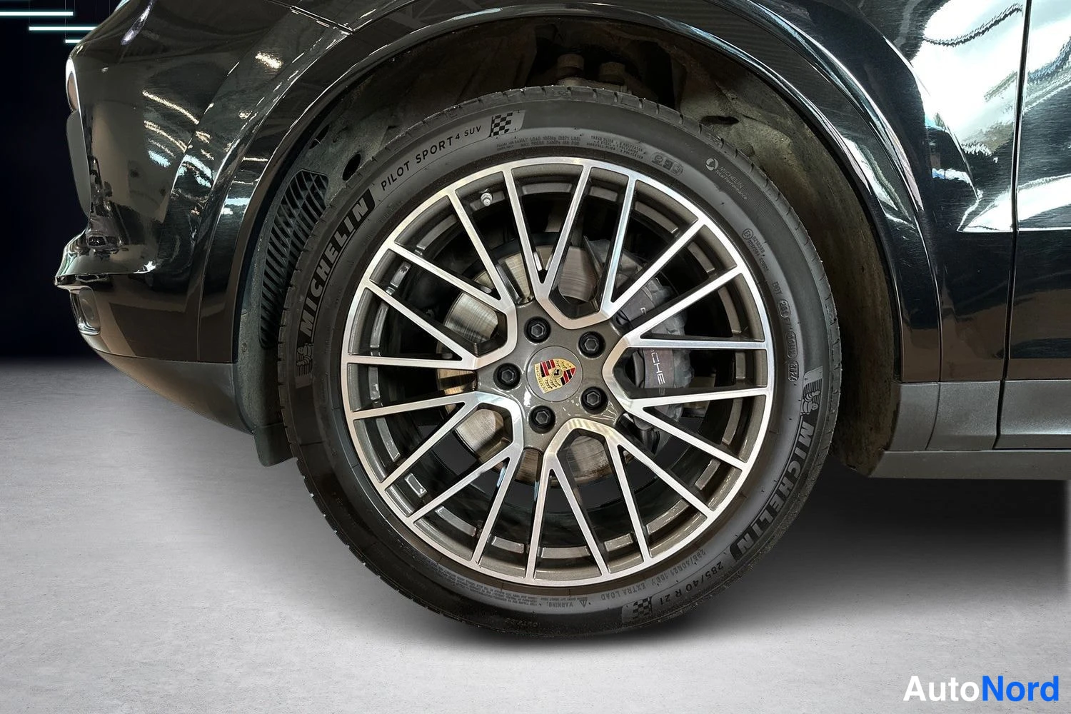 Musta Porsche Cayenne 2023, yksityiskohta, kuva 14