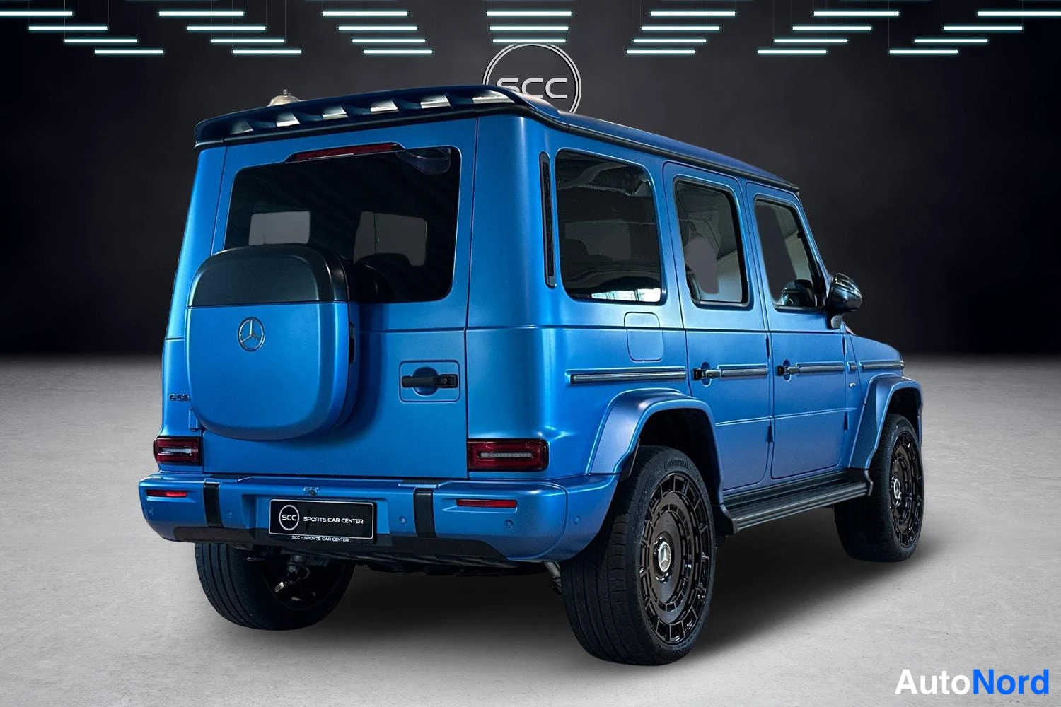 Sininen Mercedes-Benz G 580 4MATIC 2025, takaviisto, kuva 3