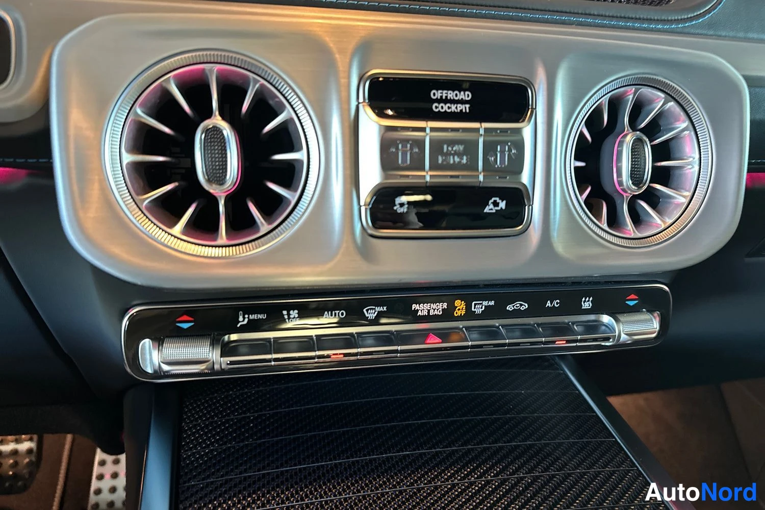 Sininen Mercedes-Benz G 580 4MATIC 2025, yksityiskohta, kuva 14