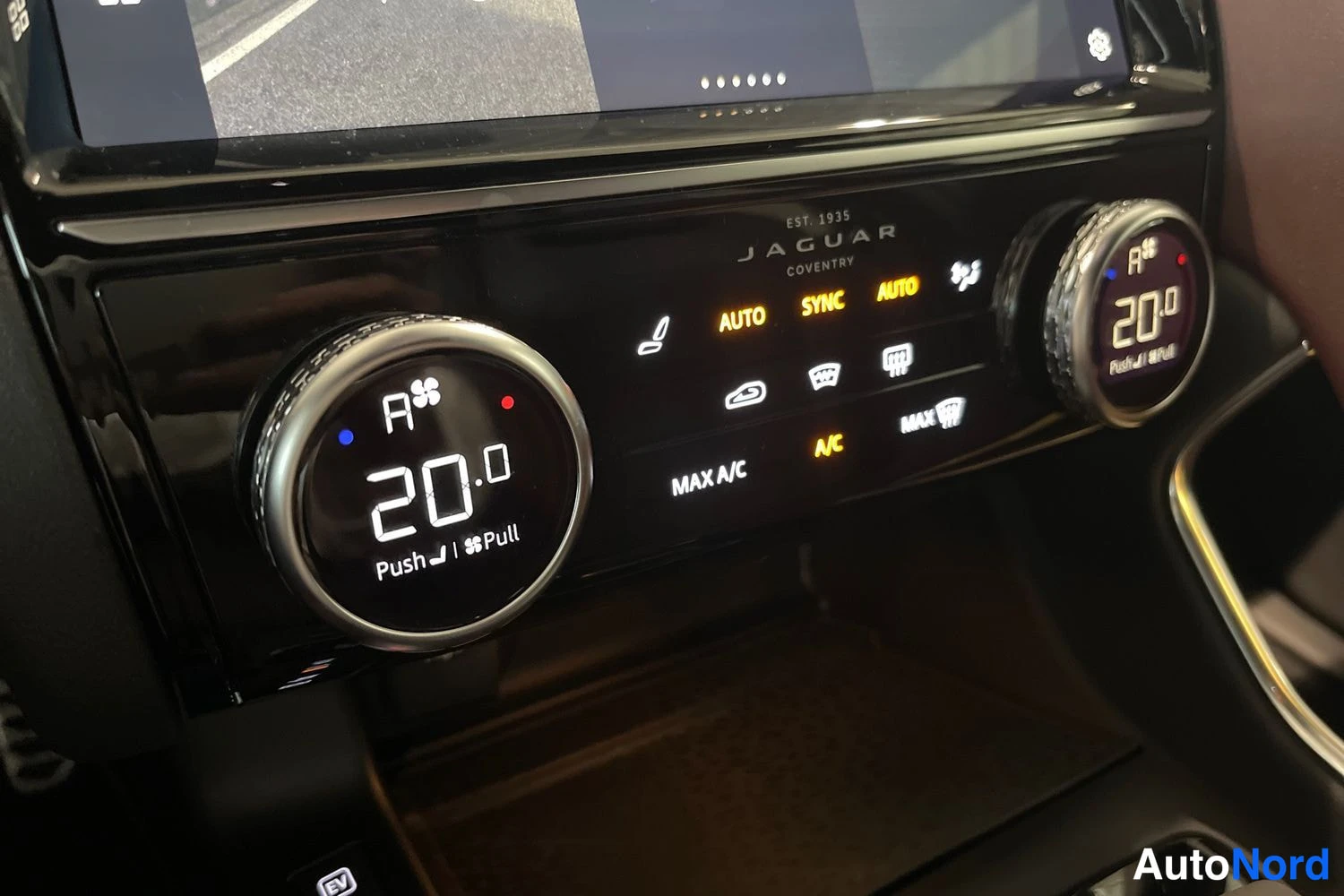 Sininen Jaguar E-Pace 2024, yksityiskohta, kuva 15