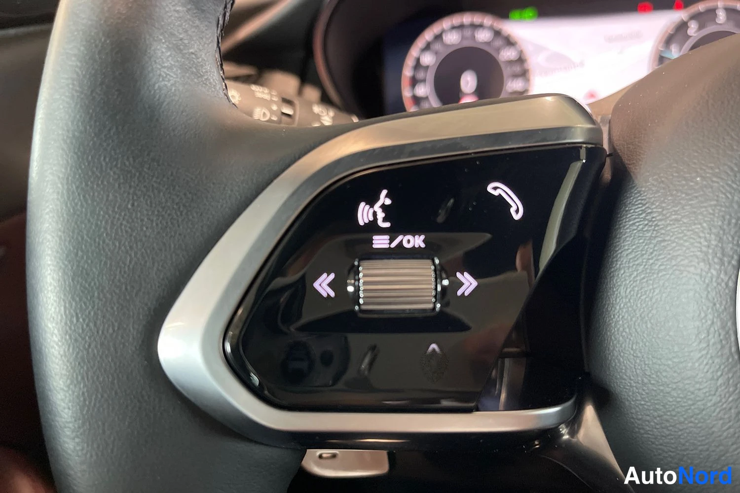 Sininen Jaguar E-Pace 2024, yksityiskohta, kuva 21