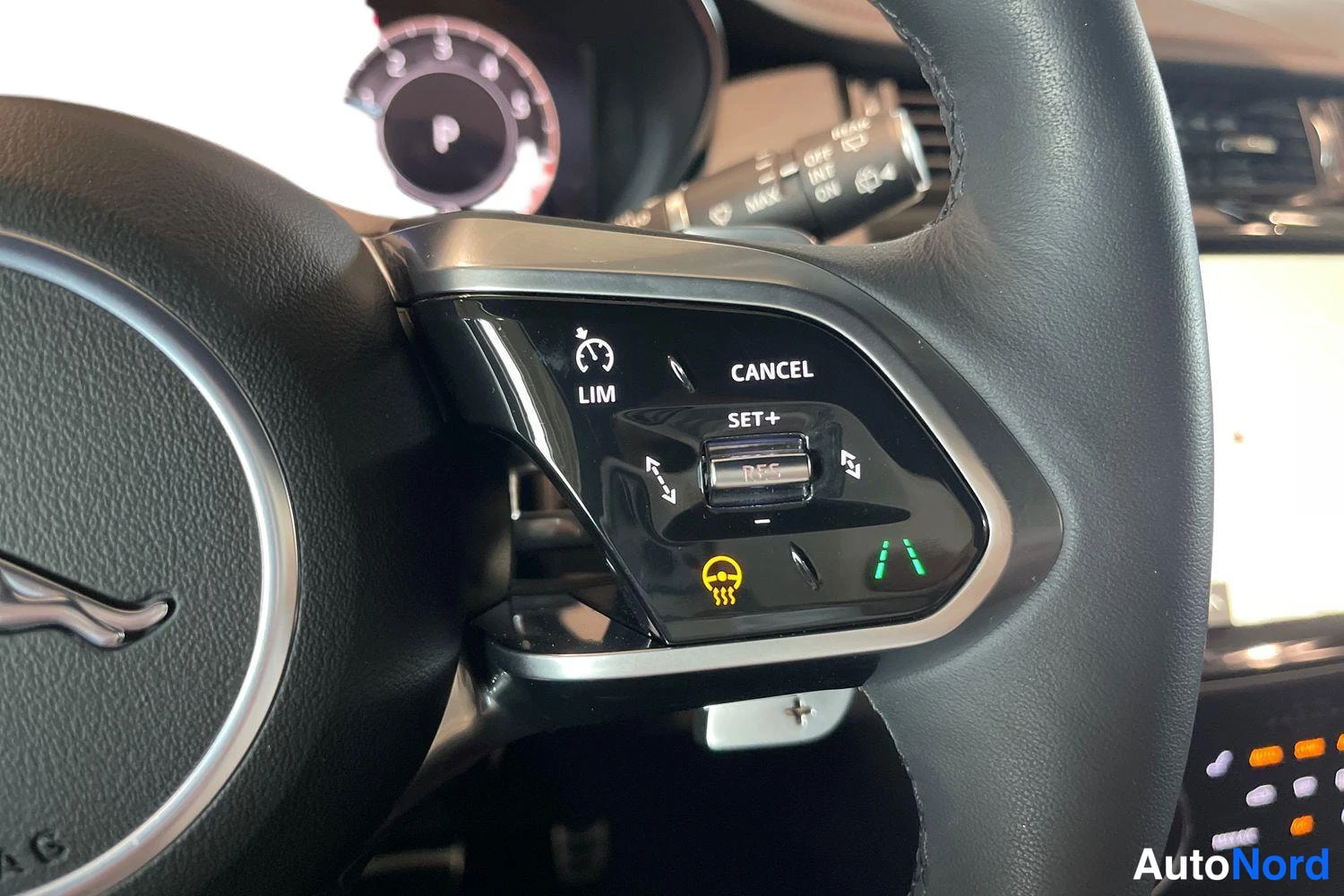 Sininen Jaguar E-Pace 2024, yksityiskohta, kuva 22
