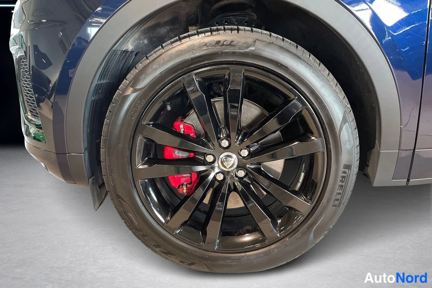 Sininen Jaguar E-Pace 2024, yksityiskohta, kuva 13