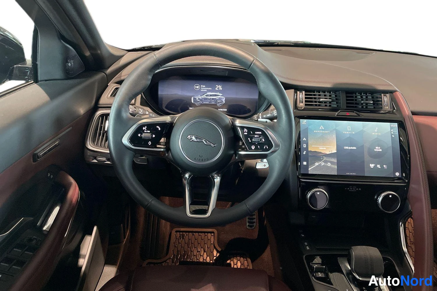 Sininen Jaguar E-Pace 2024, ohjaamo, kuva 7
