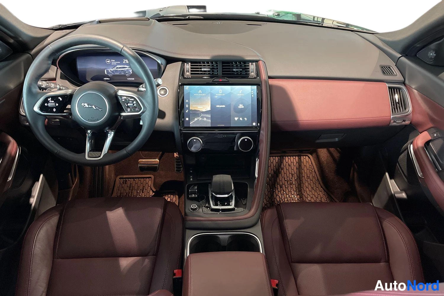 Sininen Jaguar E-Pace 2024, ohjaamo, kuva 8