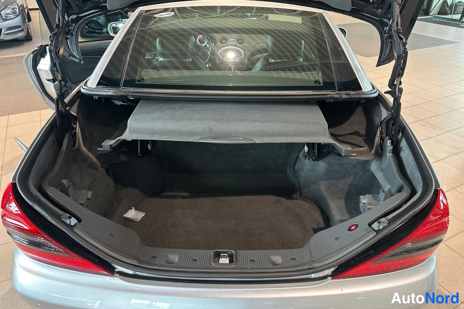 Hopea Mercedes-Benz SL 2008, tavaratila, kuva 14