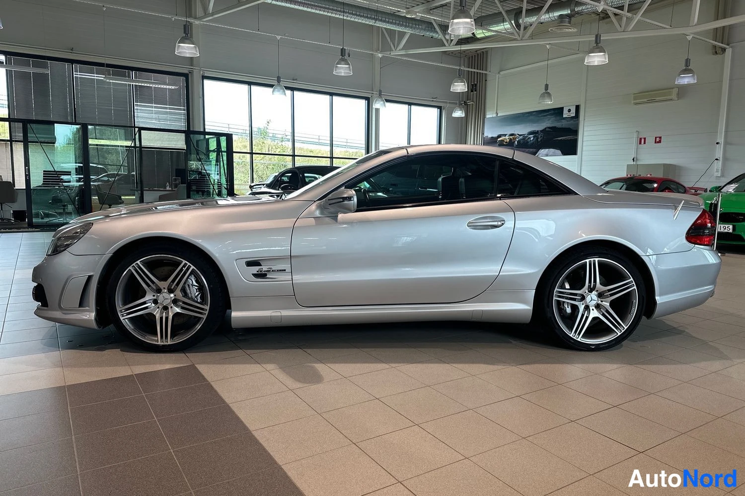 Hopea Mercedes-Benz SL 2008, sivulta, kuva 4