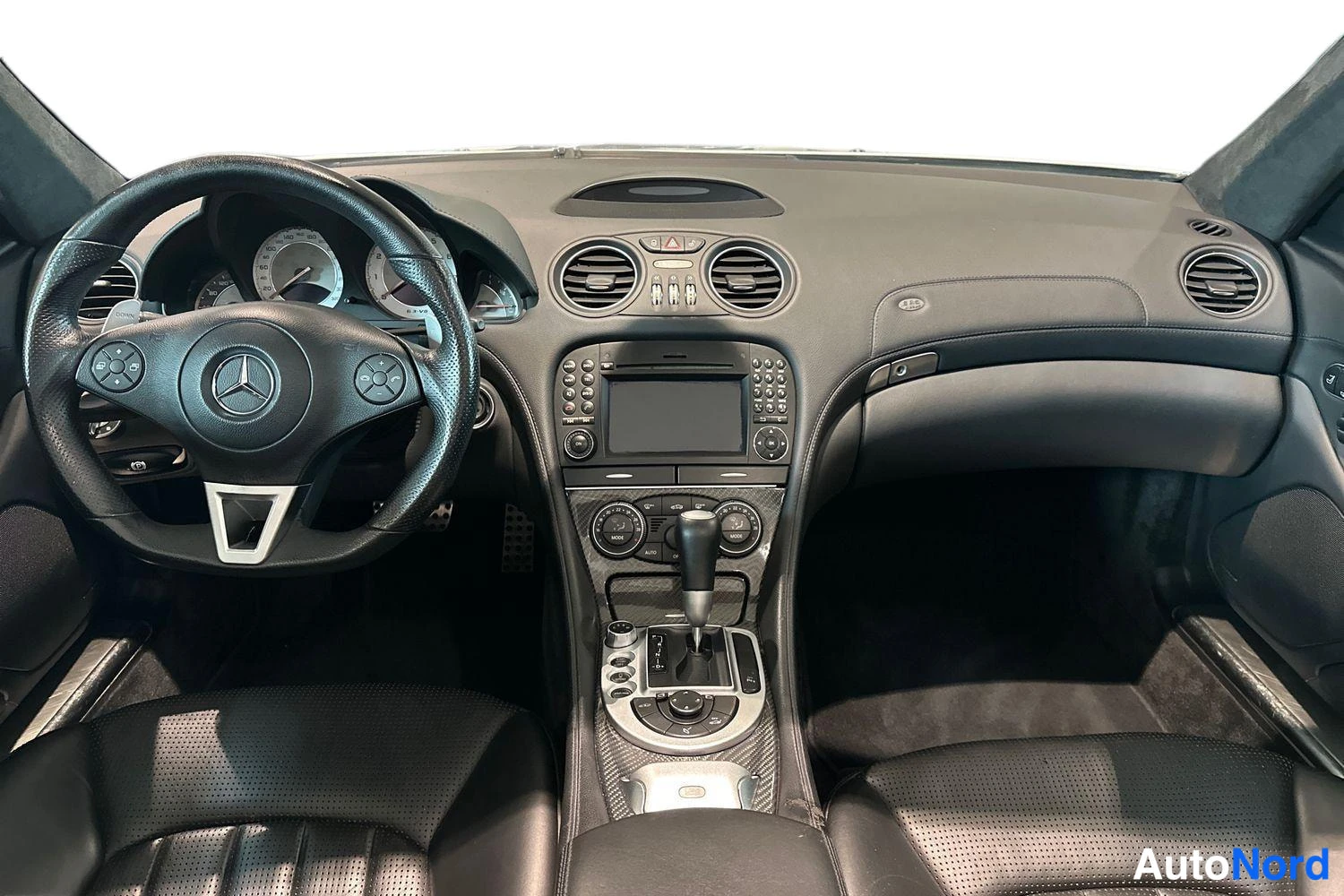 Hopea Mercedes-Benz SL 2008, ohjaamo, kuva 10