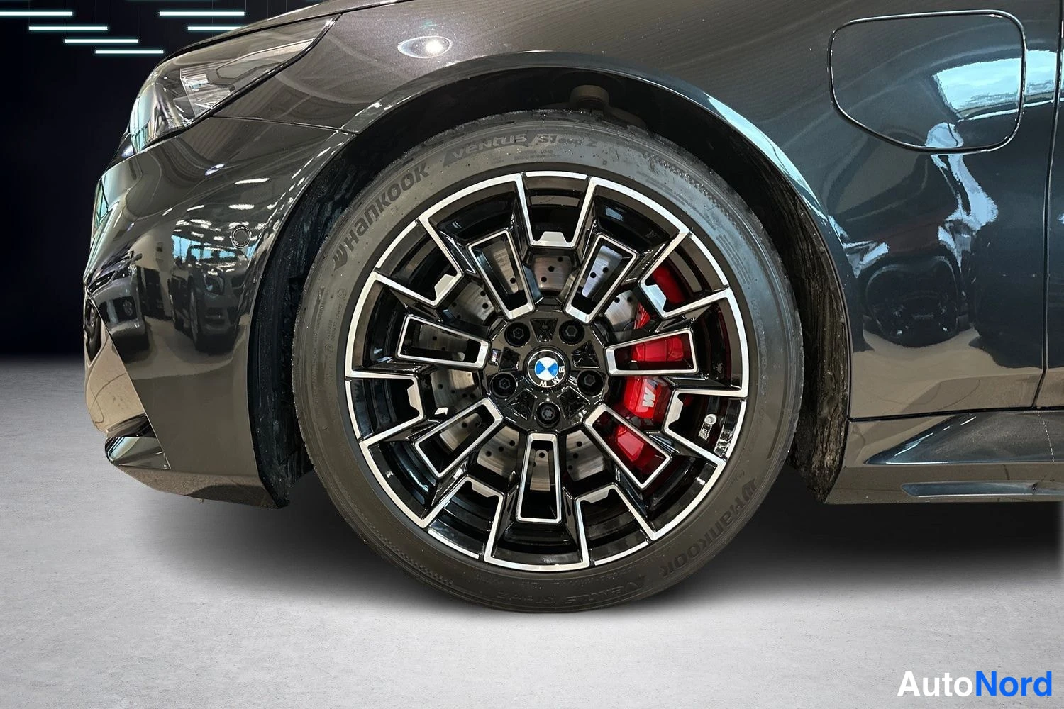 Musta BMW M5 2025, yksityiskohta, kuva 13