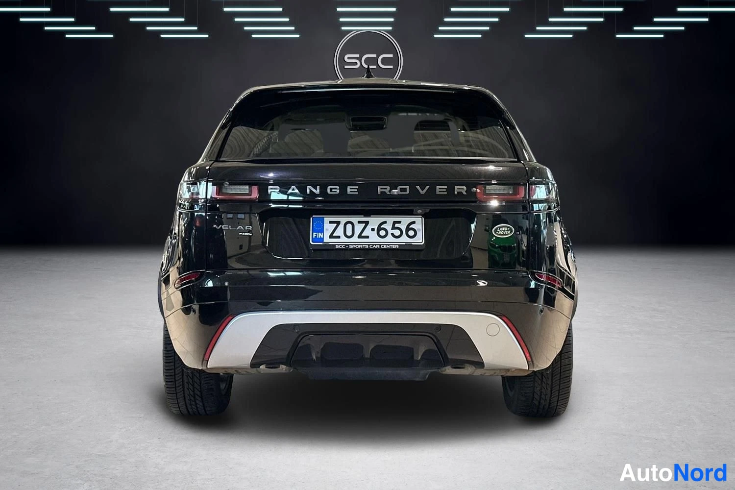 Musta Land Rover Range Rover 2023, takaa, kuva 5