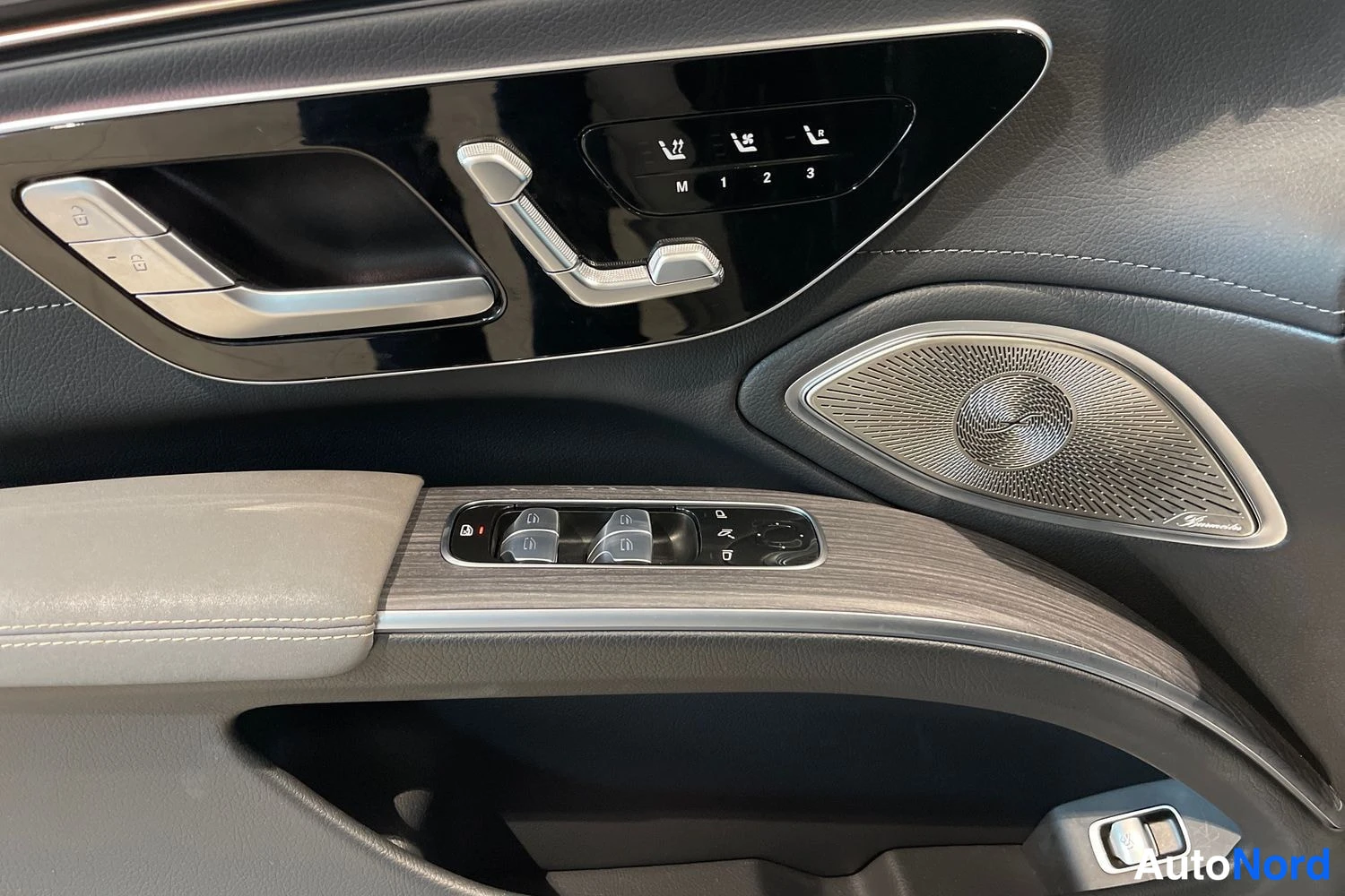 Harmaa Mercedes-Benz EQS 2023, yksityiskohta, kuva 21
