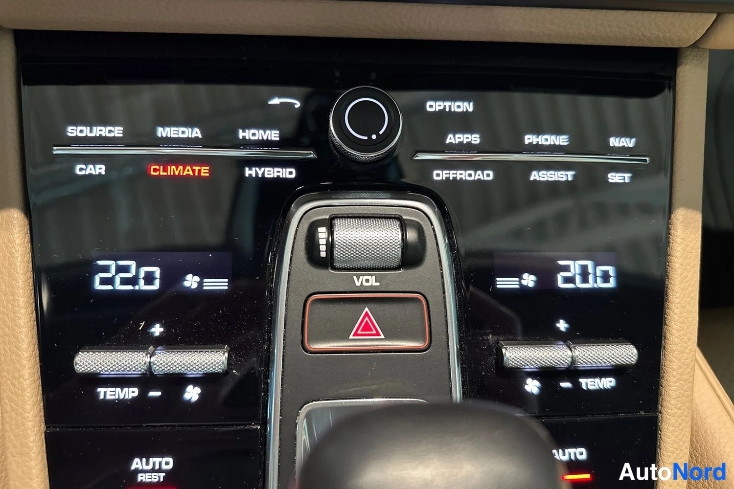 Beige Porsche Cayenne 2021, yksityiskohta, kuva 15