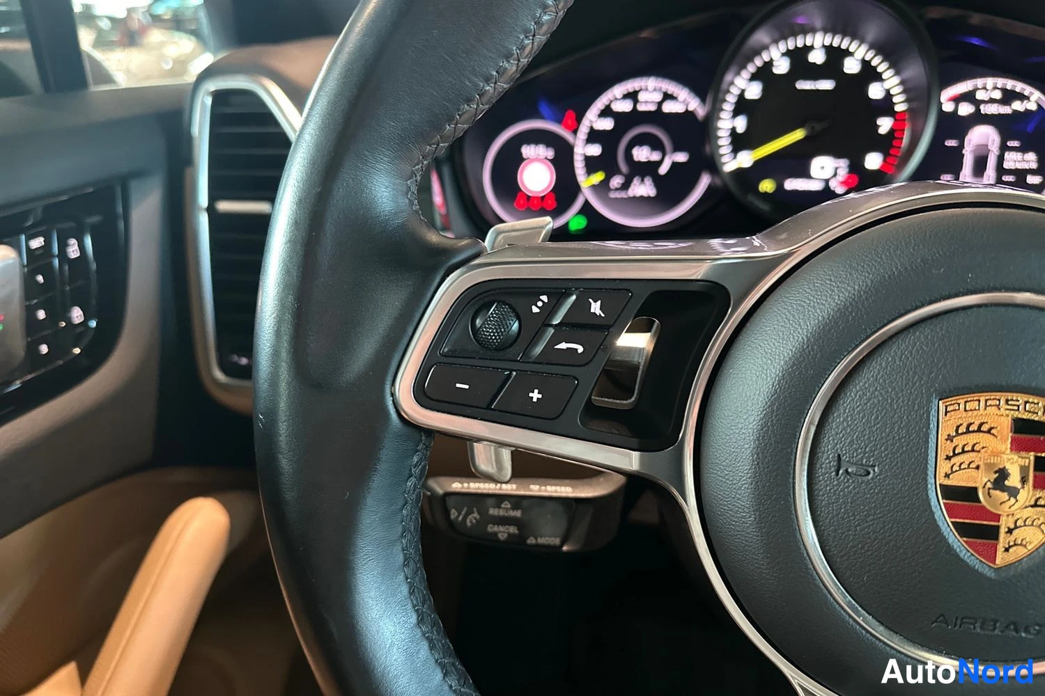 Beige Porsche Cayenne 2021, yksityiskohta, kuva 21