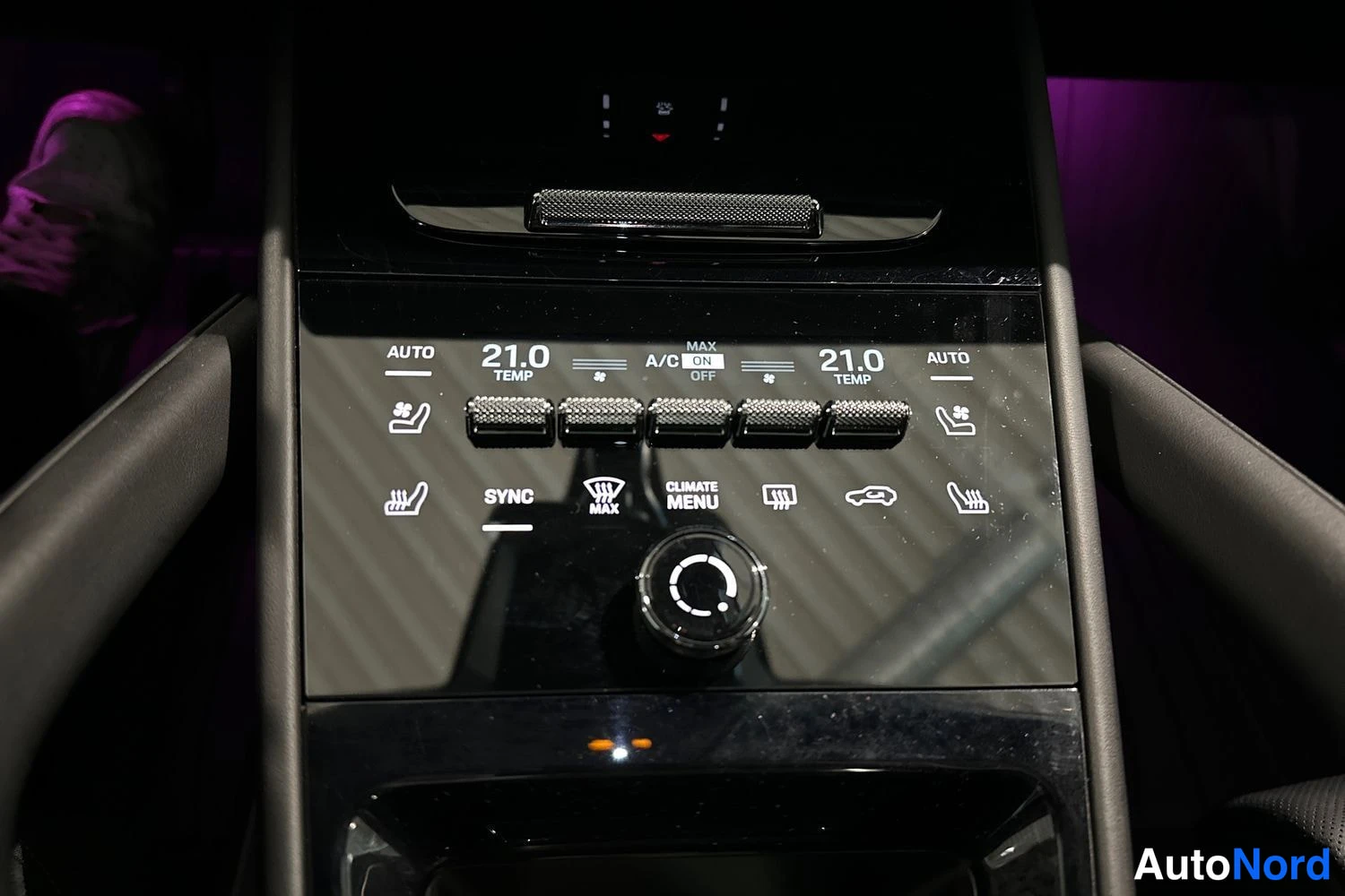 Harmaa Porsche Cayenne 2024, yksityiskohta, kuva 21