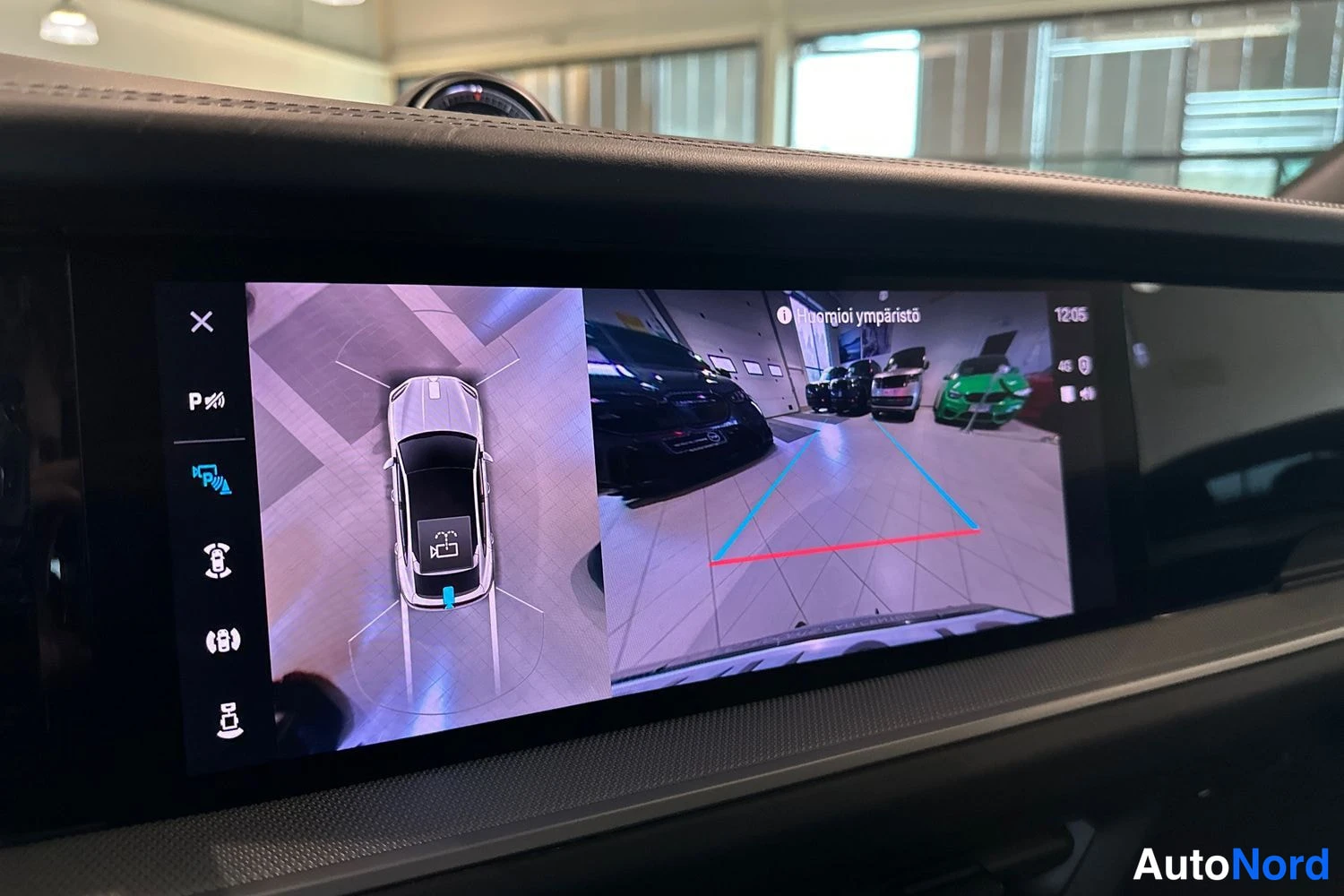 Harmaa Porsche Cayenne 2024, yksityiskohta, kuva 15