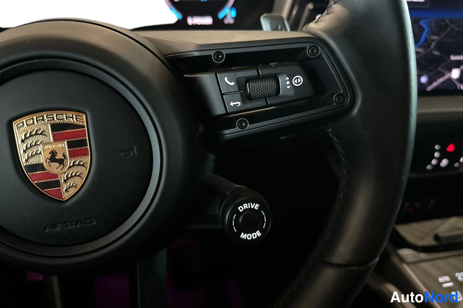 Harmaa Porsche Cayenne 2024, yksityiskohta, kuva 18
