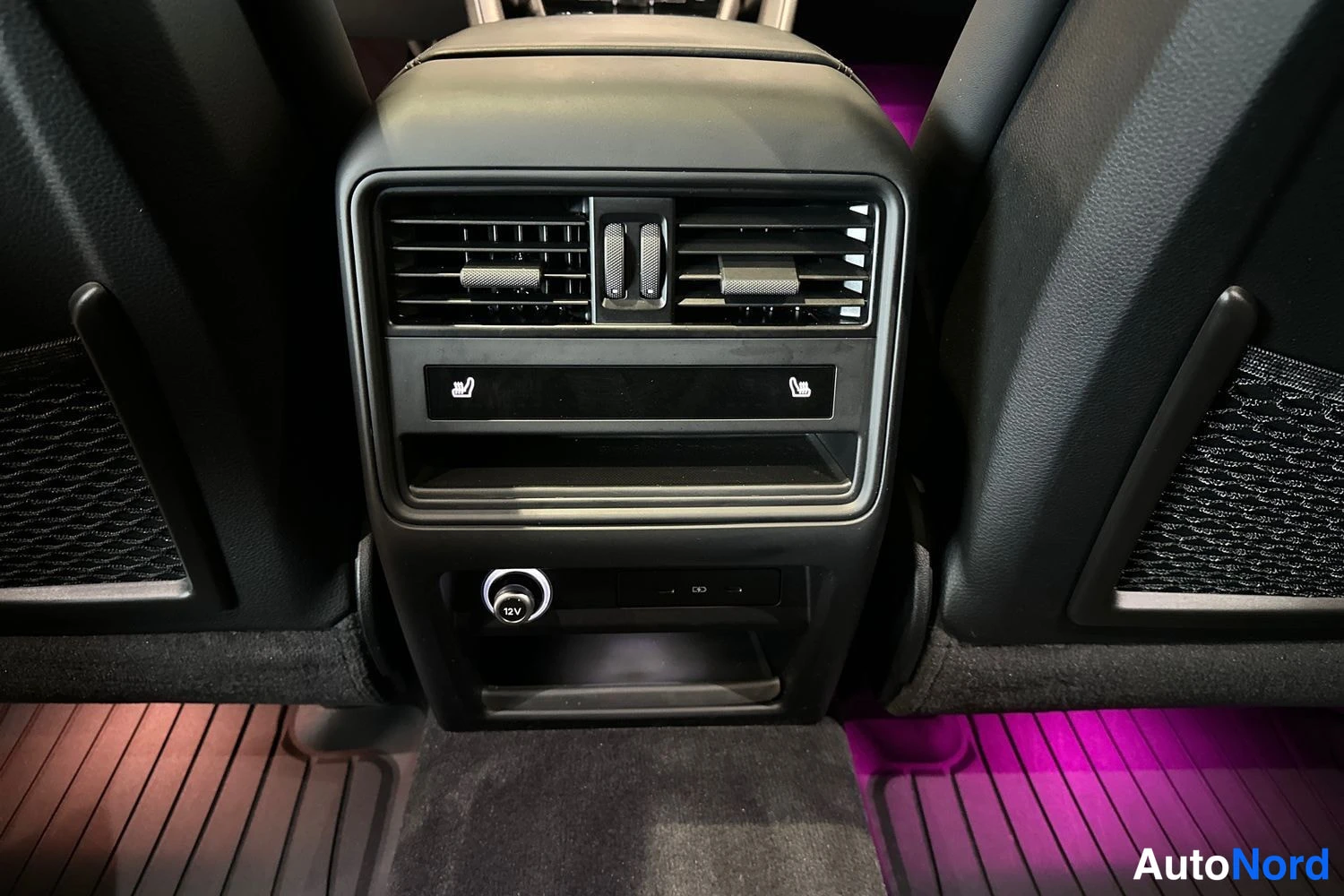 Harmaa Porsche Cayenne 2024, yksityiskohta, kuva 20