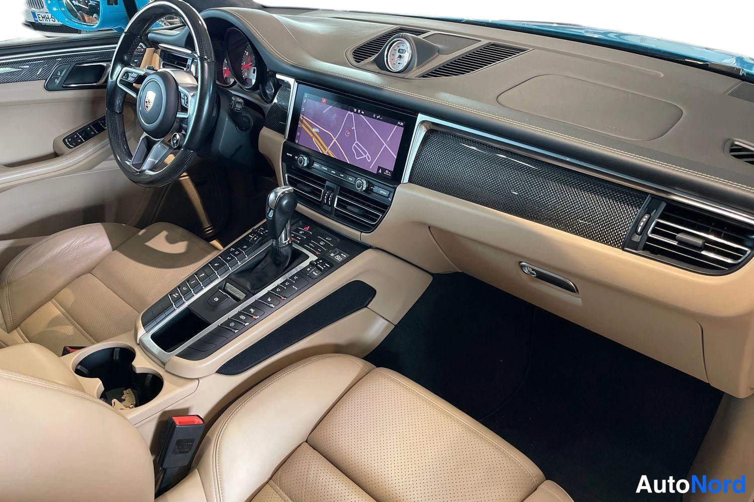 Sininen Porsche Macan 2020, ohjaamo, kuva 8