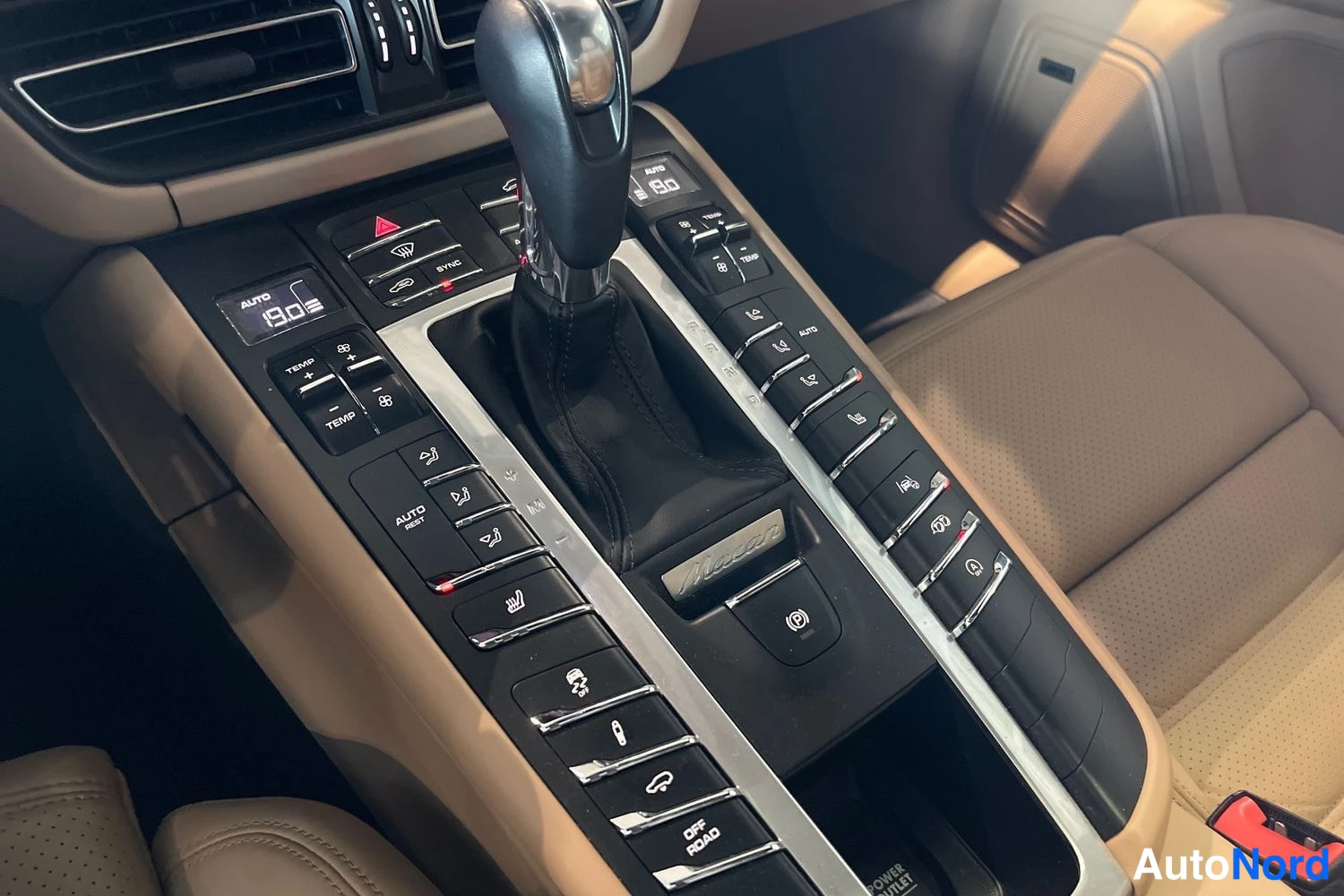 Sininen Porsche Macan 2020, yksityiskohta, kuva 14