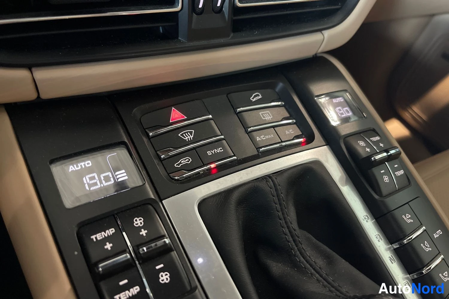 Sininen Porsche Macan 2020, yksityiskohta, kuva 15
