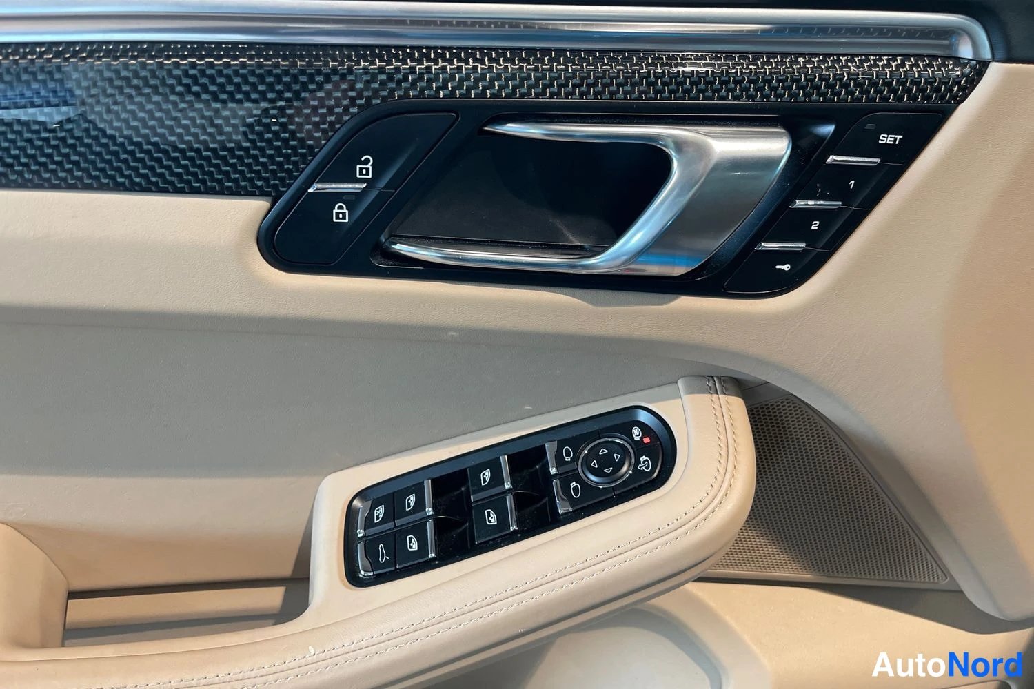 Sininen Porsche Macan 2020, yksityiskohta, kuva 16