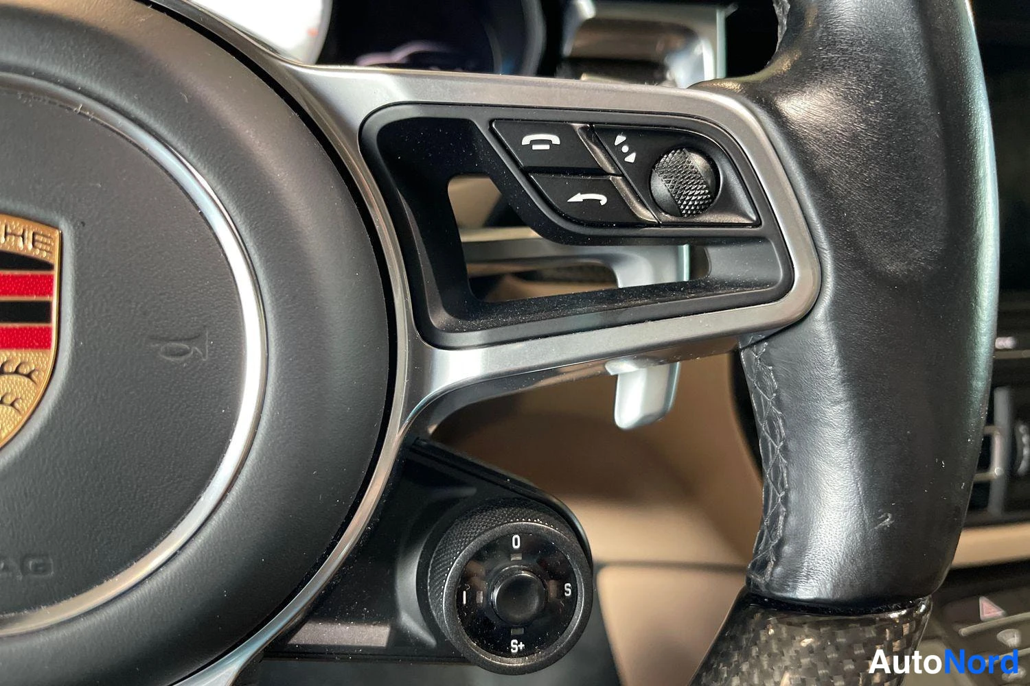 Sininen Porsche Macan 2020, yksityiskohta, kuva 22