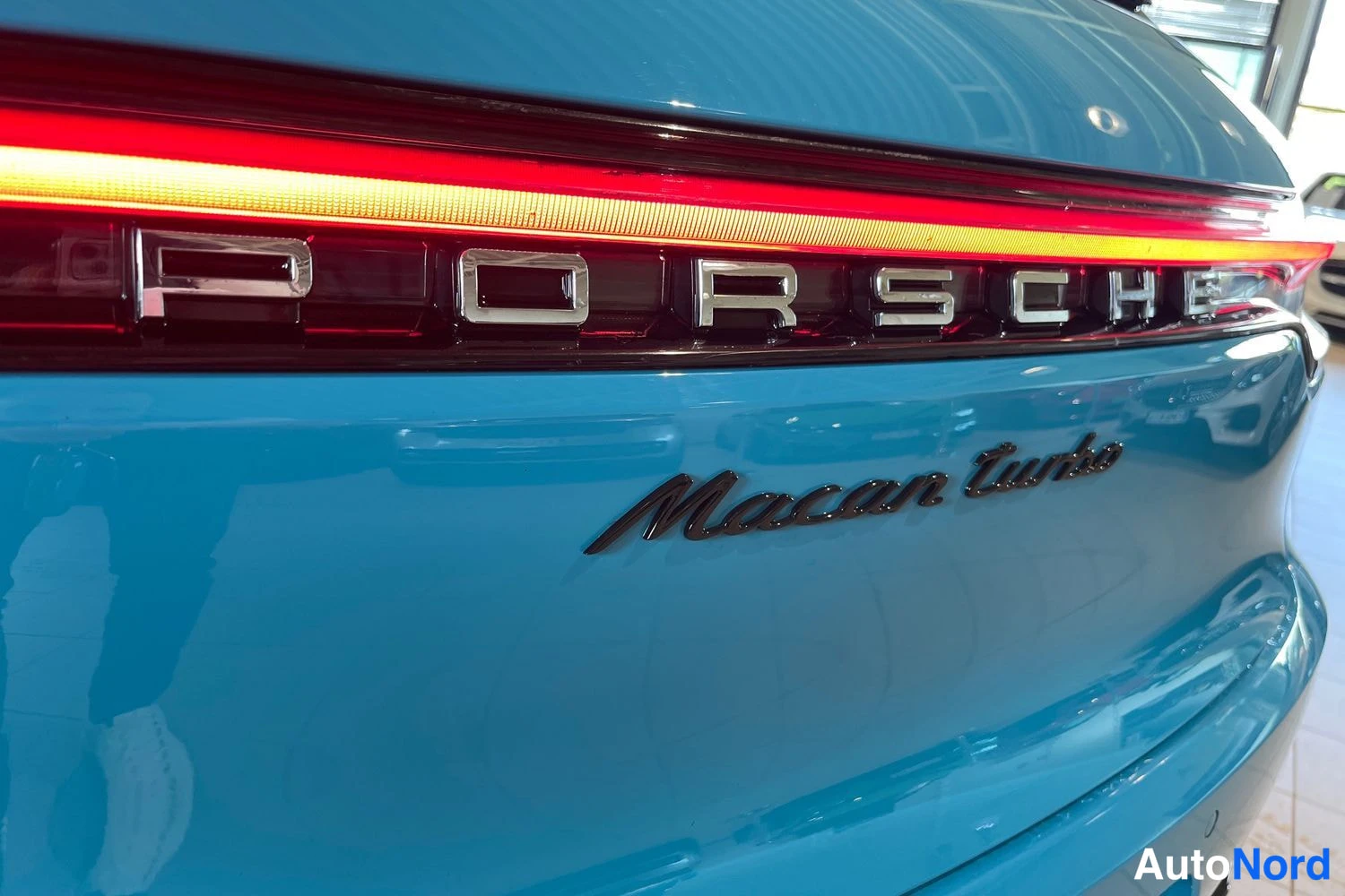 Sininen Porsche Macan 2020, yksityiskohta, kuva 23