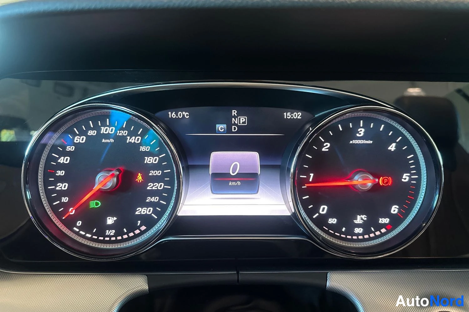 Hopea Mercedes-Benz E 2018, yksityiskohta, kuva 23